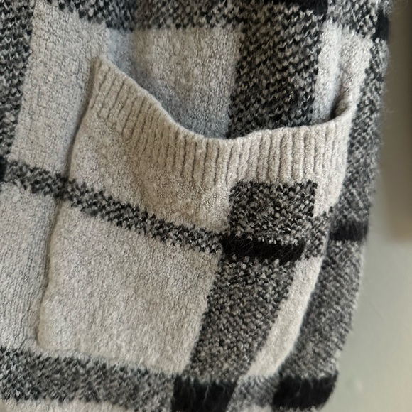 L plaid cardigan with hoodie no buttons - Picture 3 of 8